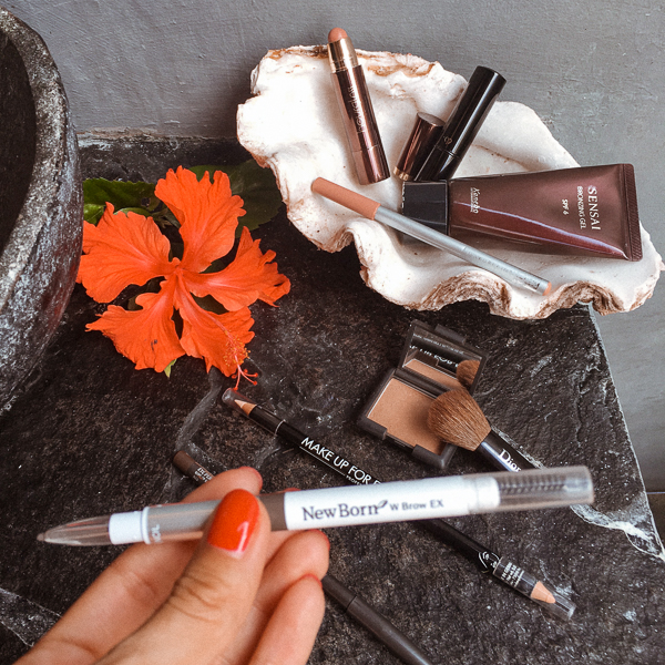 The Makeup Artist's Guide To Island Beauty