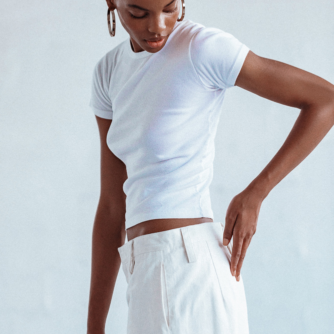 6 Very Inventive Ways Team Glossier Deals With Summer Sweat