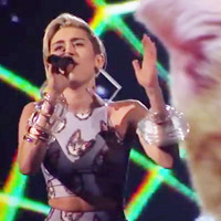 Miley's Super Sweet AMAs Performance