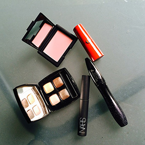 Prepping Cate Blanchett for Her Golden Globes Win