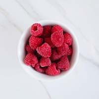 Eat Pretty: Raw Raspberry Chocolate Freezer Cake