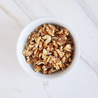 Eat Pretty: Raw Raspberry Chocolate Freezer Cake