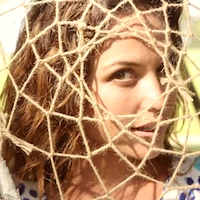 Video: No-Mirror Makeup With Josie Maran