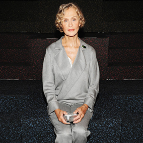 Lauren Hutton Makes A Case For Single-Color Dressing