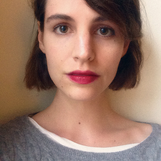 How To Apply Lipstick Into the Gloss Into The Gloss