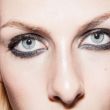 best-makeup-for-blue-eyes-eyeshadow-alice-lane-16