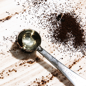 Joanna Goddard's Guide To A DIY Pregnancy