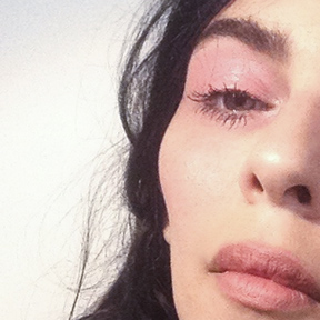 The Easy, One-Color Eye Look