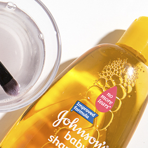 How The Experts Clean Their Brushes