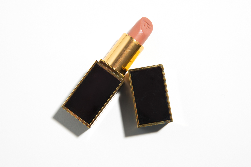 26 Best Nude Lipsticks for Every Skin Tone: Nude Lipistick, Lip Gloss