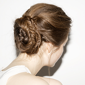 Lucky Magazine's 'How To Tie A Fishtail | Into The Gloss