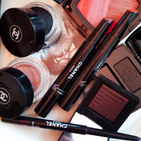 Getting Ready With Kirsten Dunst For The 2016 Golden Globes