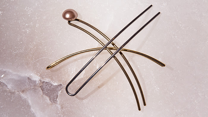 How To Use The U Hair Pin: A GIF Tutorial | Into The Gloss