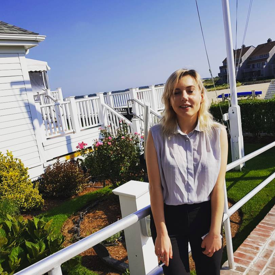 The Radio Show Host With The Fluffy Lash Technique