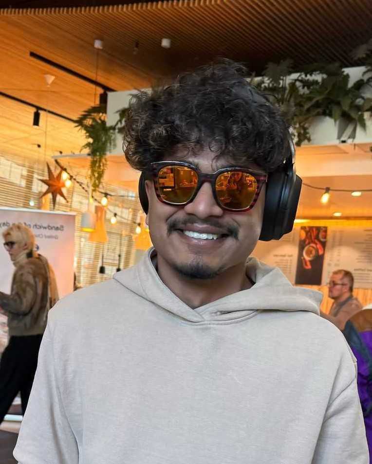 Headshot of Subhrat Praharaj