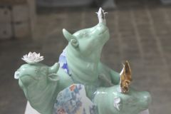 Assemblage of porcelain pieces found in Jingdezhen