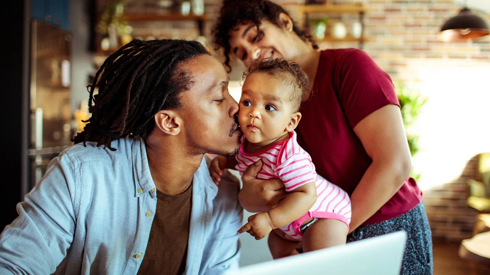 Paid Leave Progression: The road toward more equitable leave policies - Family spending time at home