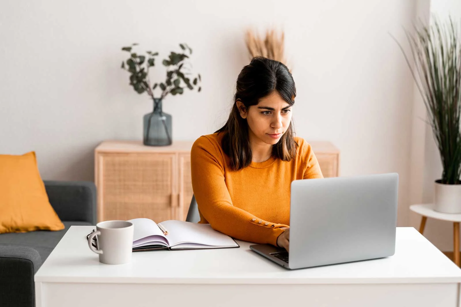 woman-working-at-desk