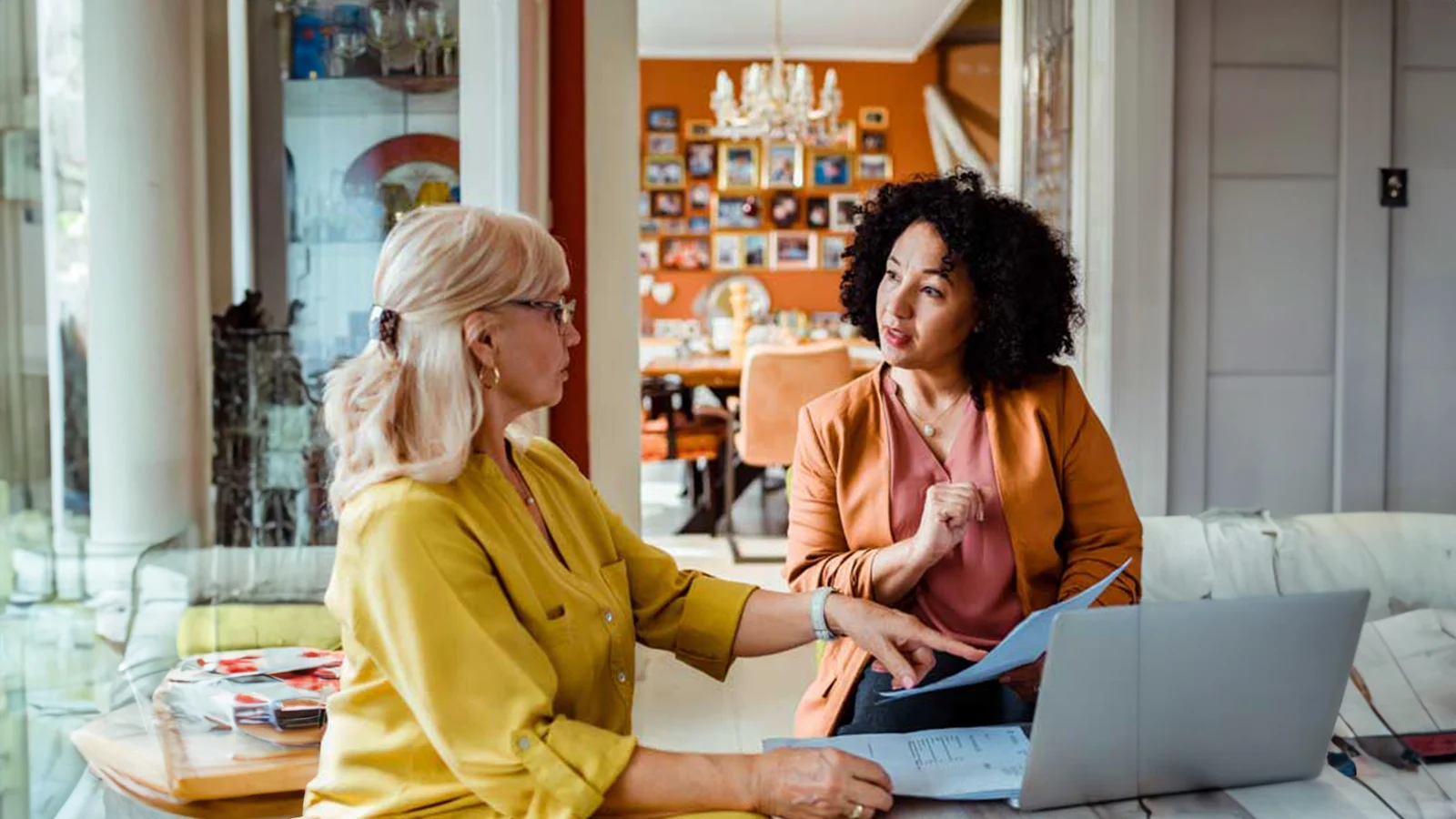 Recognize and respond - Financial professional meeting with her client