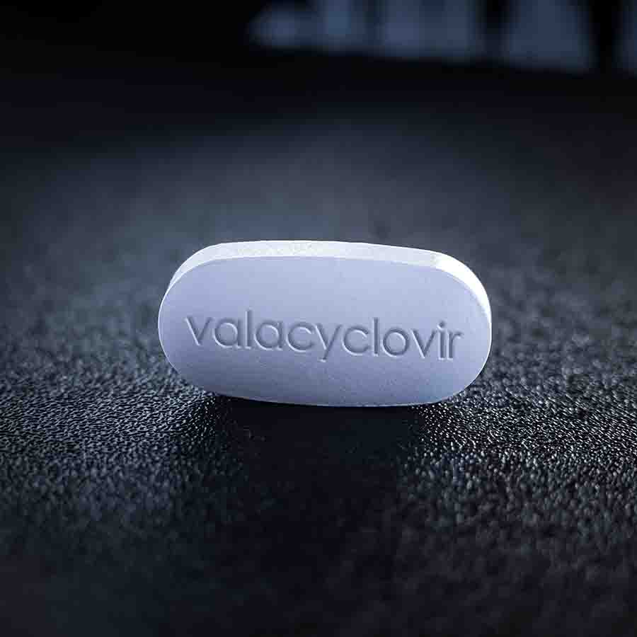 image of valacyclovir pill