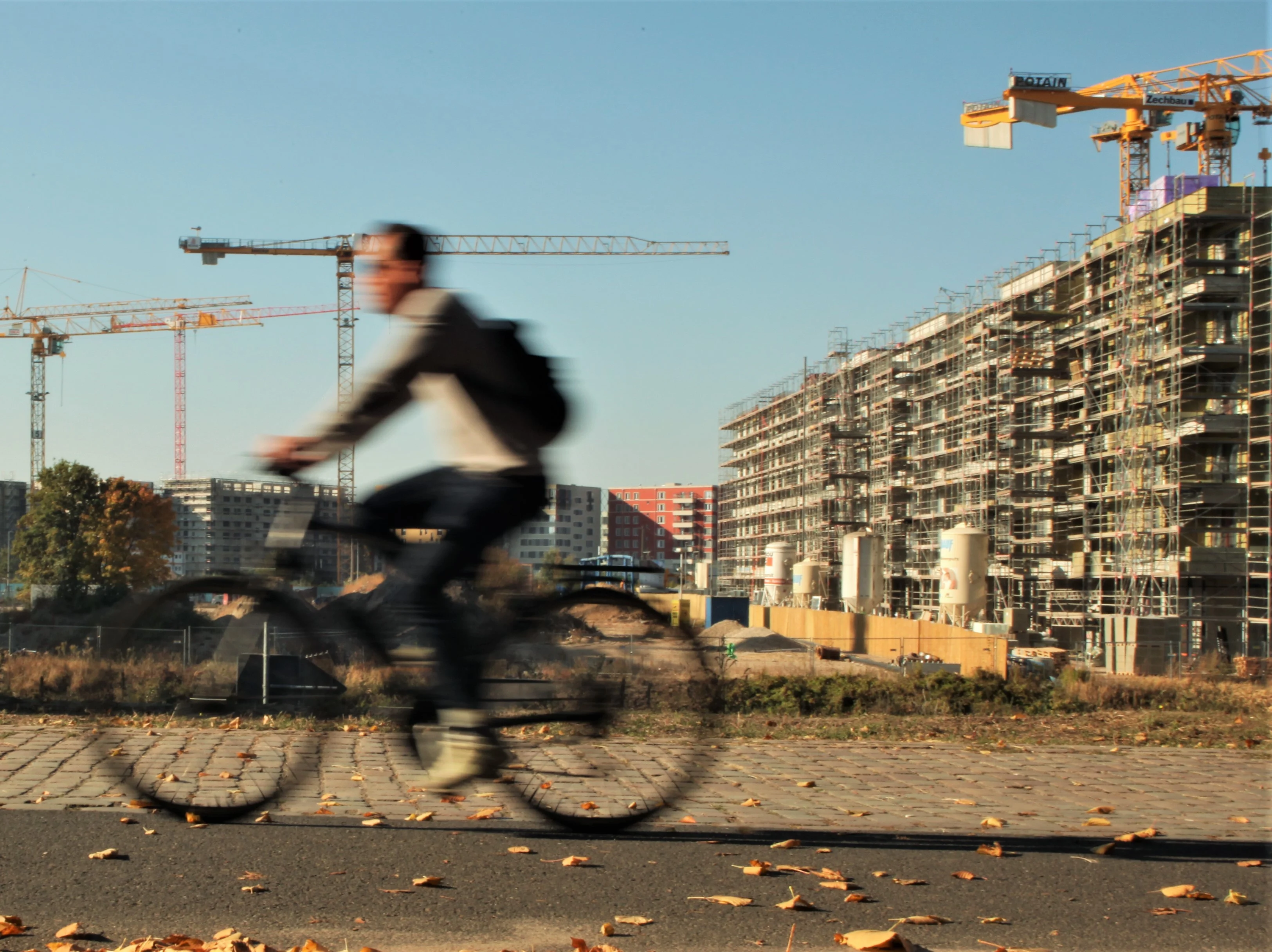 EyeEm - cycling in Berlin 1 