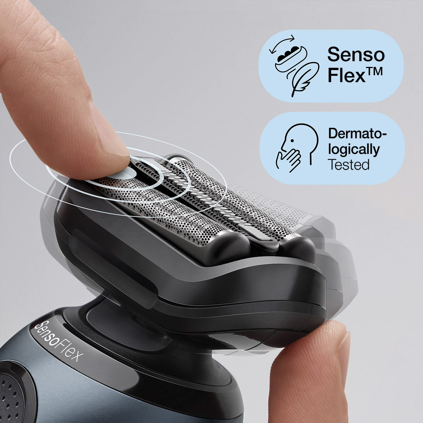 Series 6 61-N7650cc Wet & Dry shaver with SmartCare center and 2  attachments, grey.