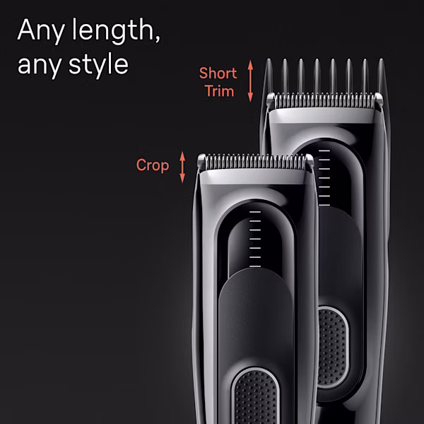 Hair clipper head with 2 different combs and without comb, arrows indicating lengths Hair clipper head with 2 different combs and without comb, arrows indicating lengths
