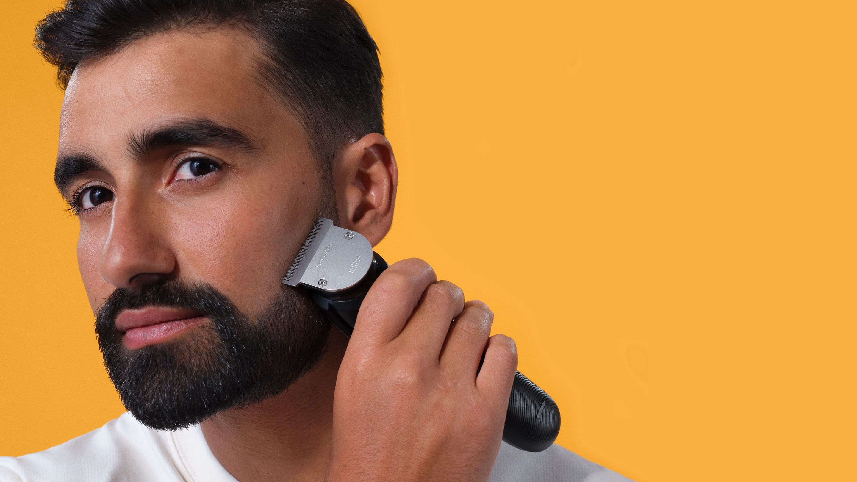 Beard clearance comb steamer