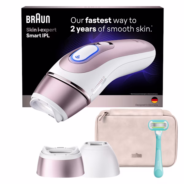 Skin i·expert with beige pouch, SmartFlex head, presicion head, Venus razor and packaging front view behind rendering on white background. Skin i·expert with beige pouch, SmartFlex head, presicion head, Venus razor and packaging front view behind rendering on white background.