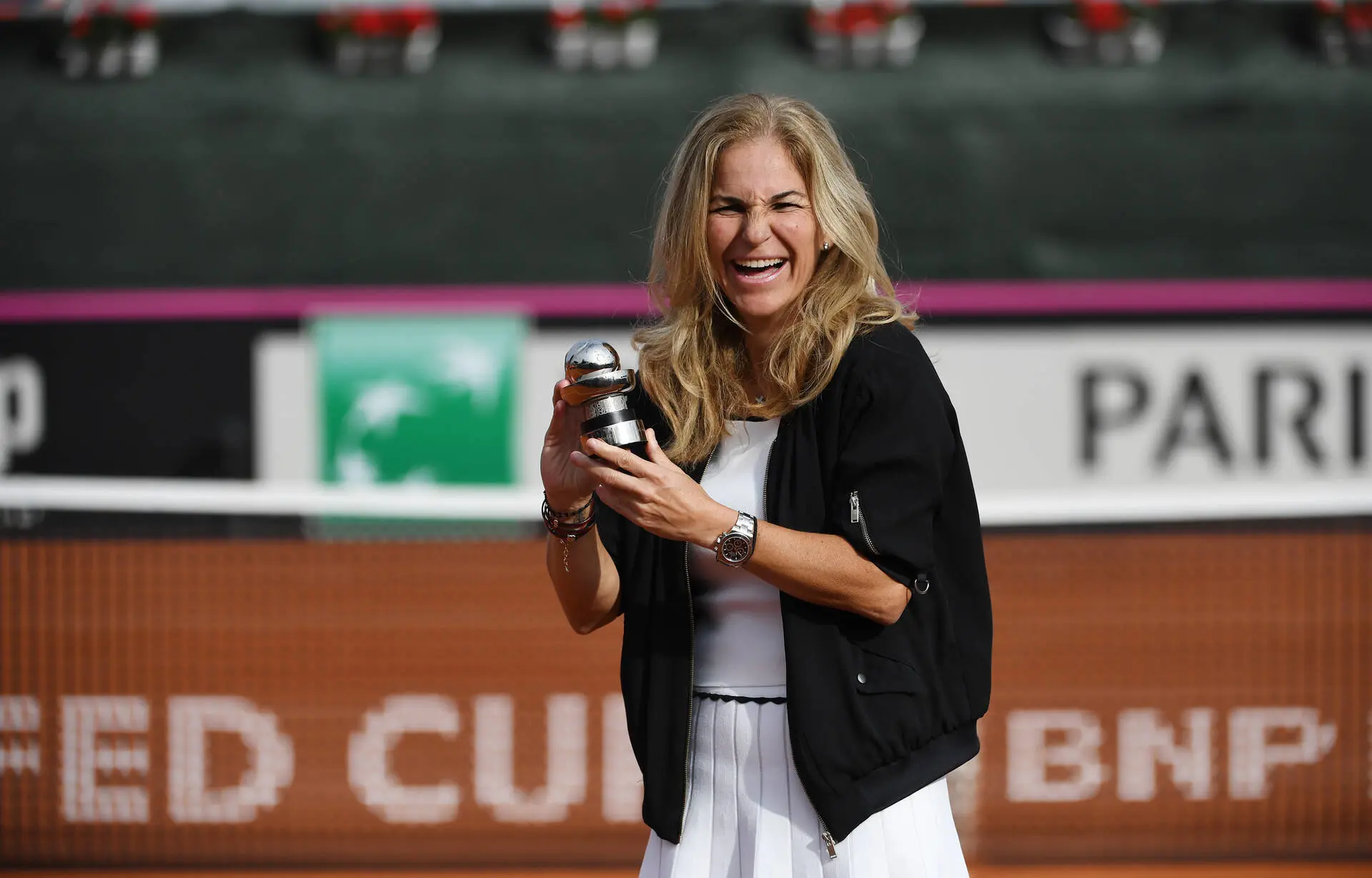 Arantxa Sanchez Vicario receives her Commitment Award