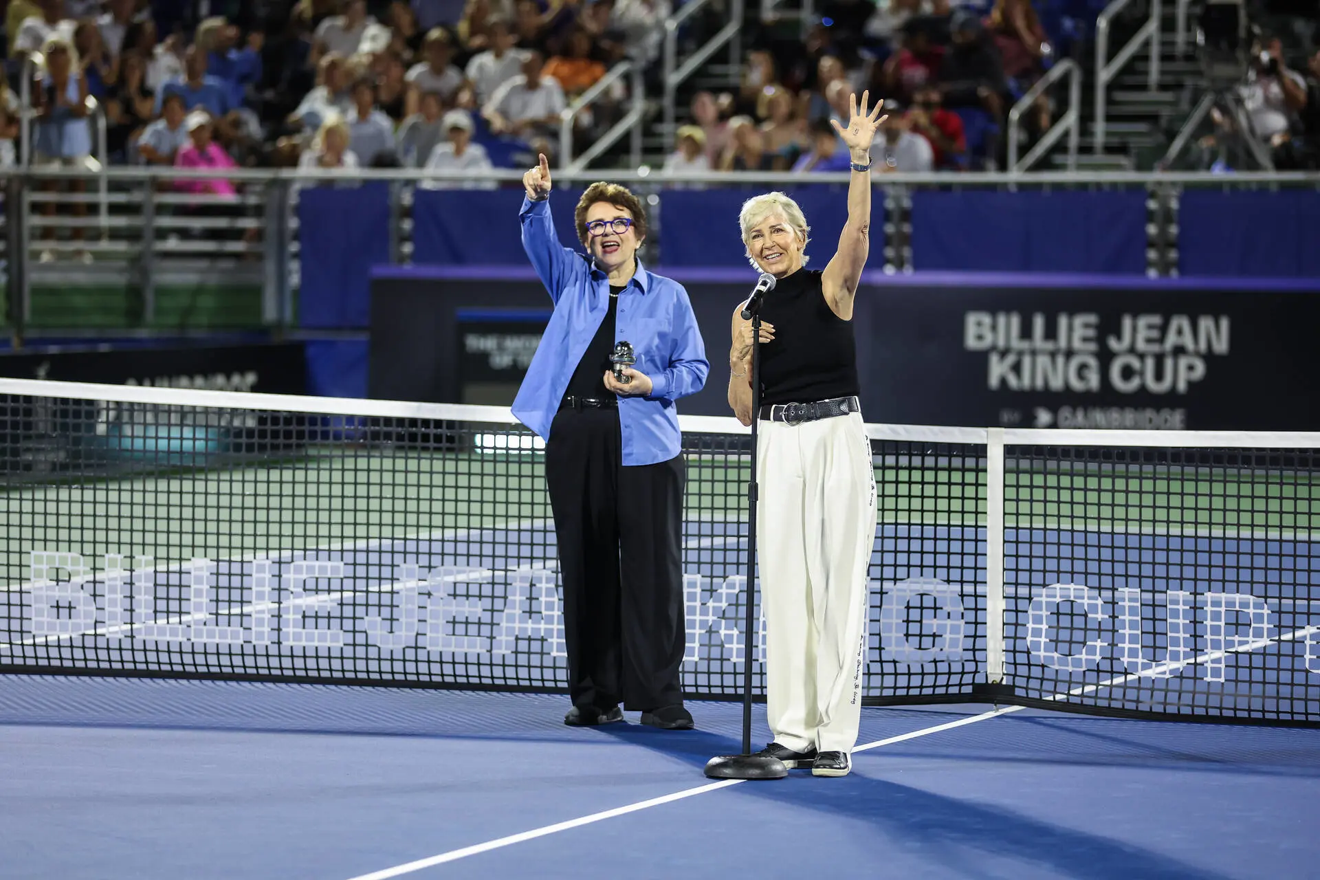 Chris Evert (USA) receives the Billie Jean King Cup Commitment Award