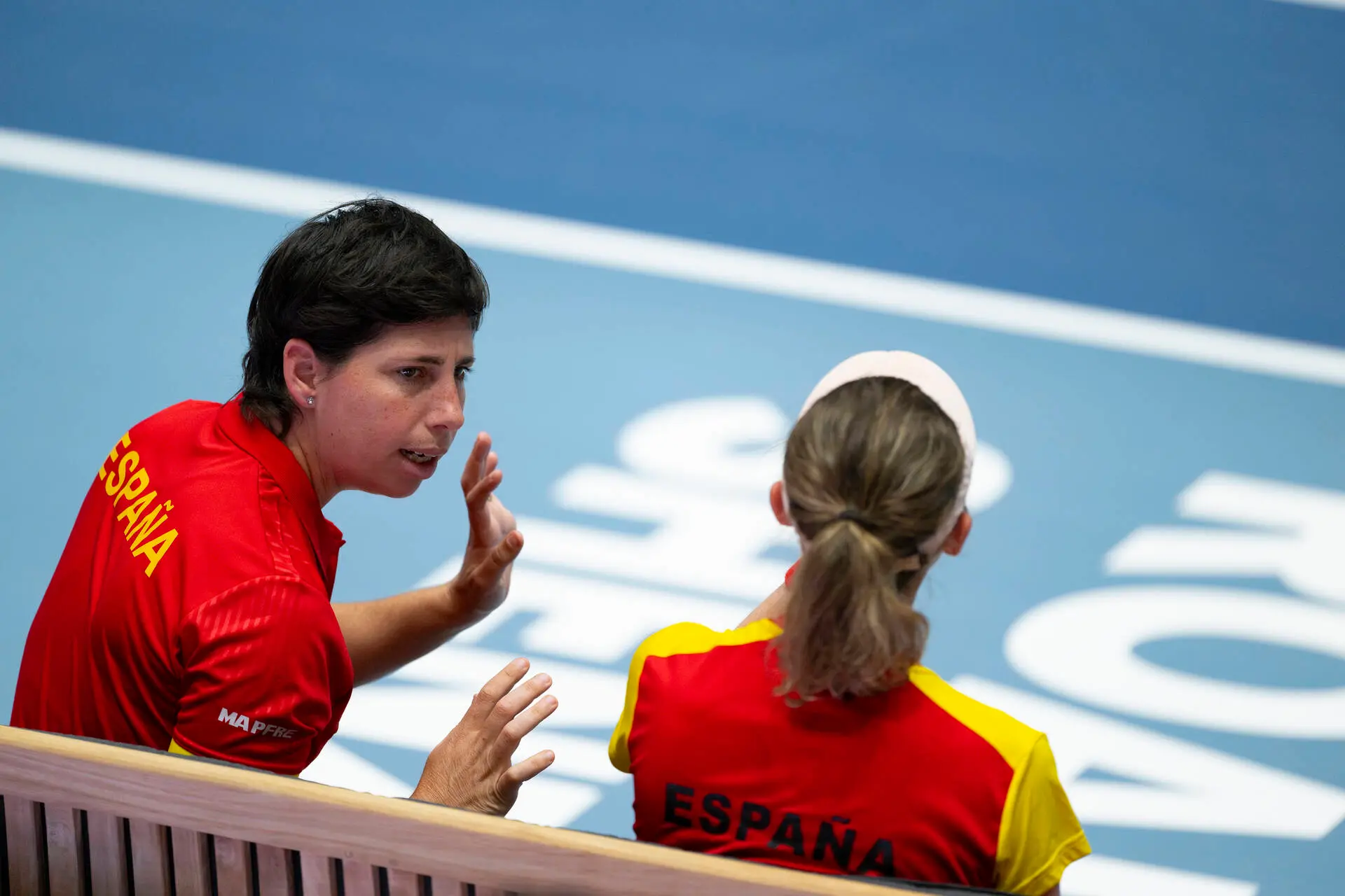 Carla Suarez Navarro on bench