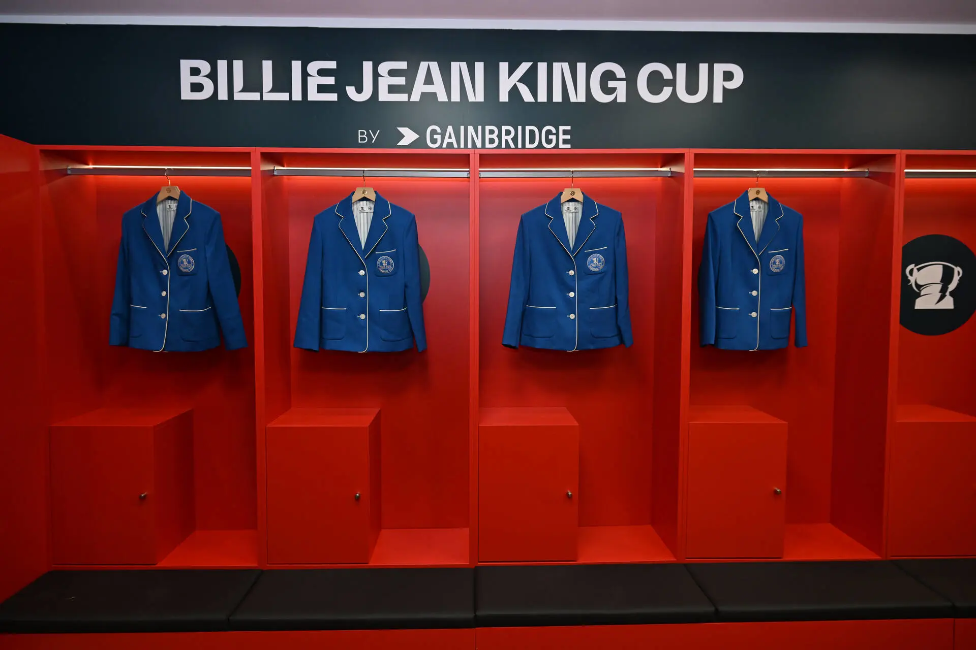 Las ganadoras de la Billie Jean King Cup vestirán la chaqueta "Billie Blue"