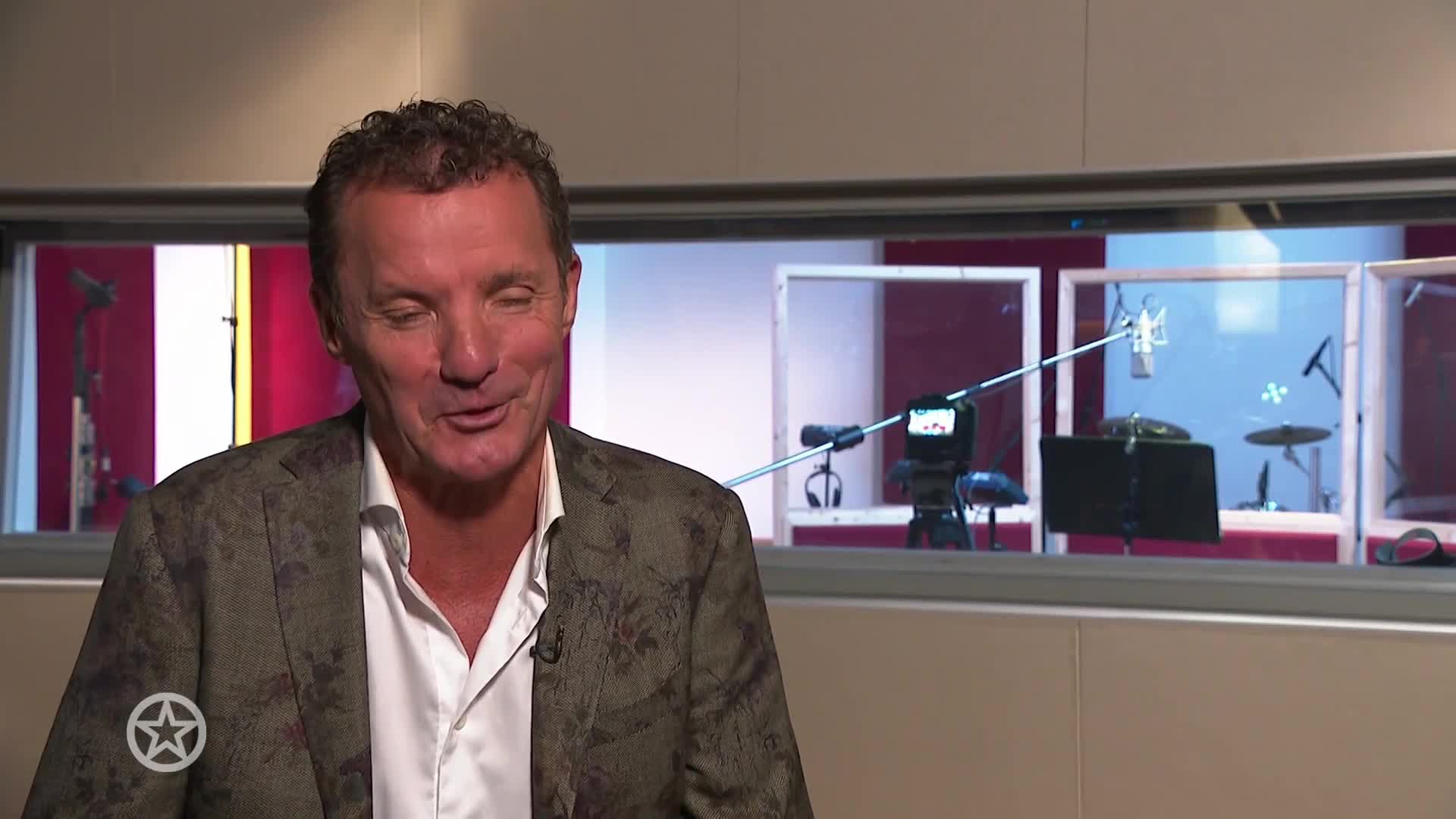 John de Bever emotioneel na nieuws over Johan Derksen | Shownieuws