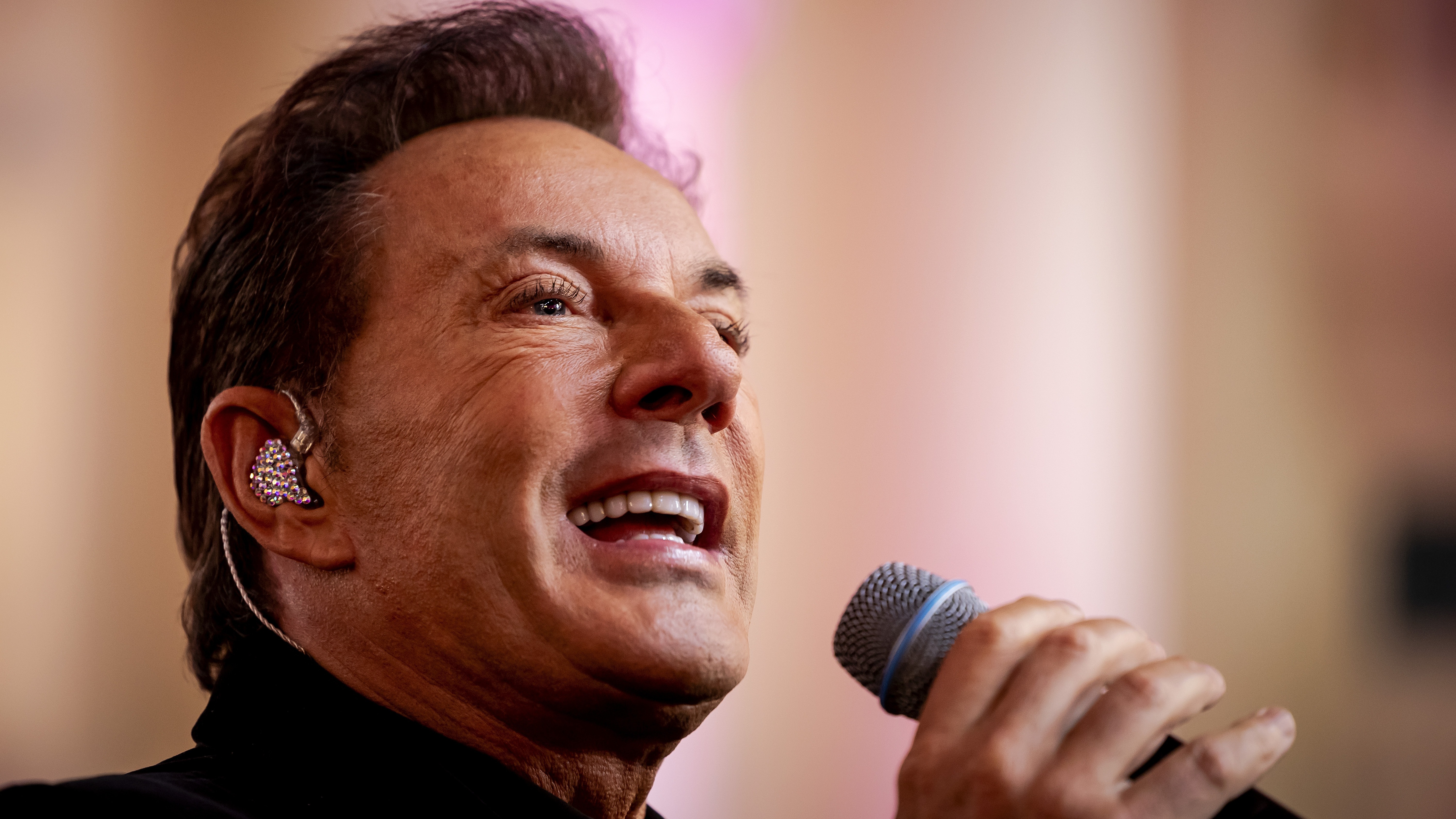 Gemeente en Openbaar Ministerie reageren op bierincident Gerard Joling |  Shownieuws