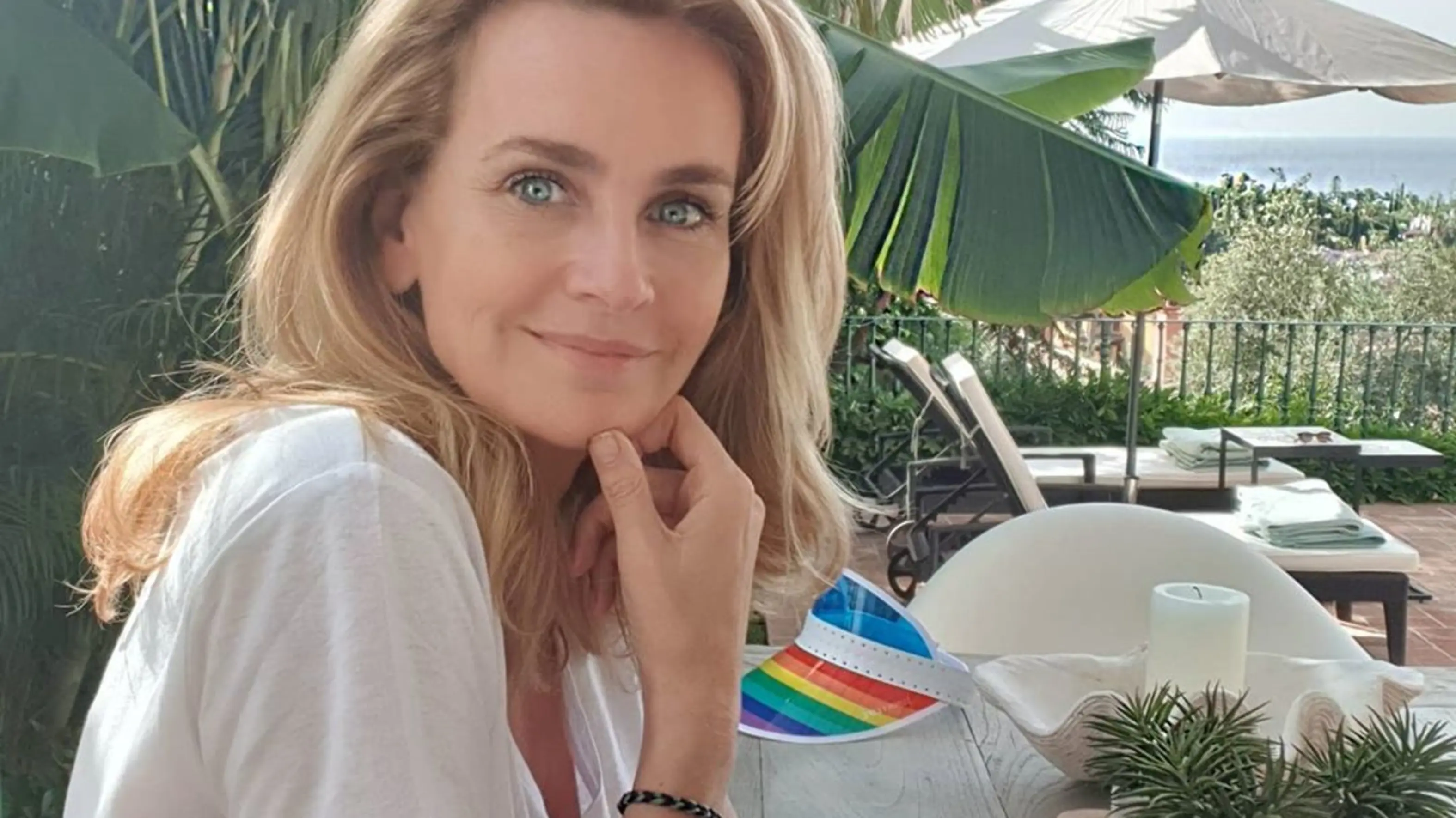 Daphne Deckers Deelt Foto Uit Oude Doos Met Dochter Emma Shownieuws