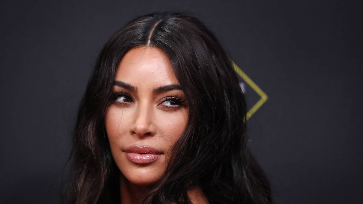 Kim Kardashian haalt na drie mislukte pogingen rechtenexamen