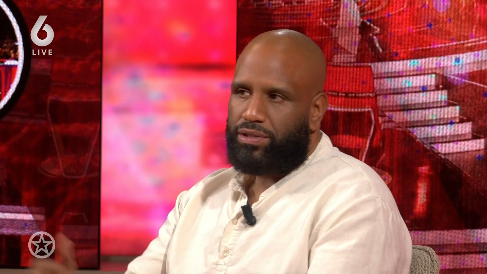 Willie Wartaal eerlijk over The Voice: 'Natuurlijk hebben we ego's' |  Shownieuws