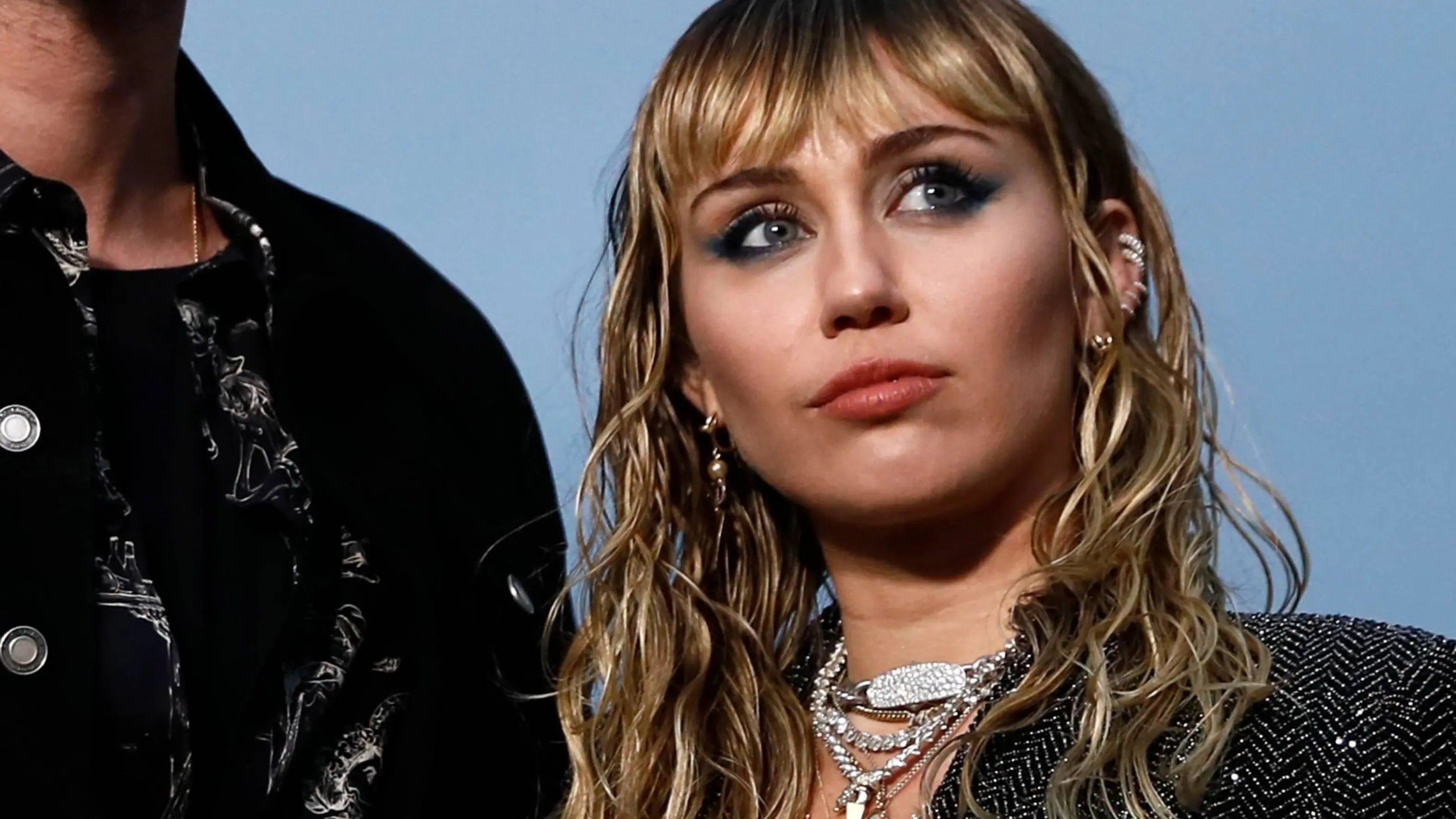Miley Cyrus Rouwt Om Overleden Oma Ga Je Missen Shownieuws