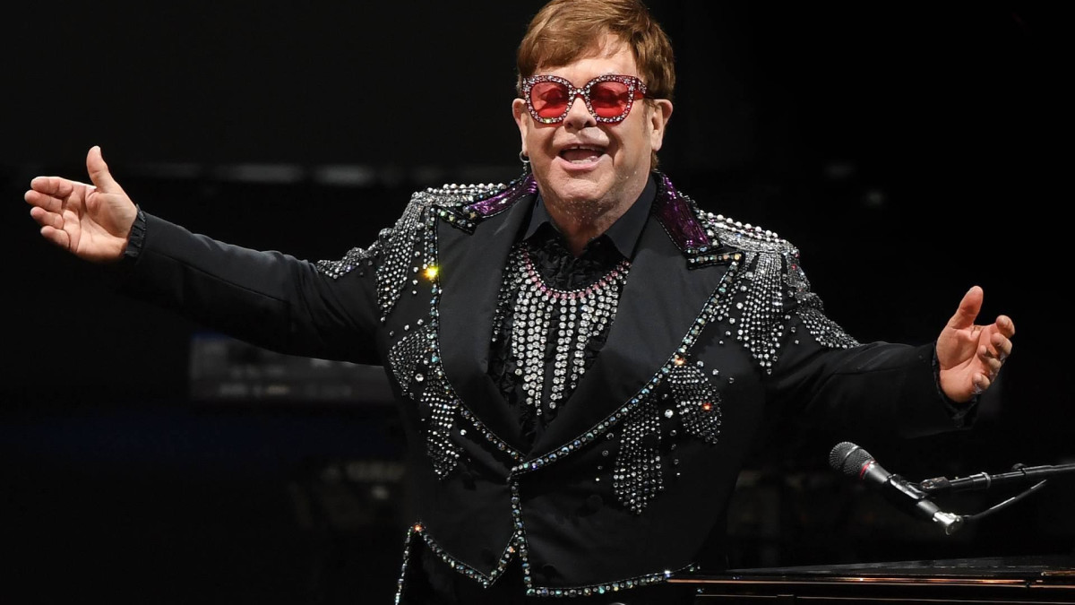 Elton John enige artiest met Britse hits in zes decennia