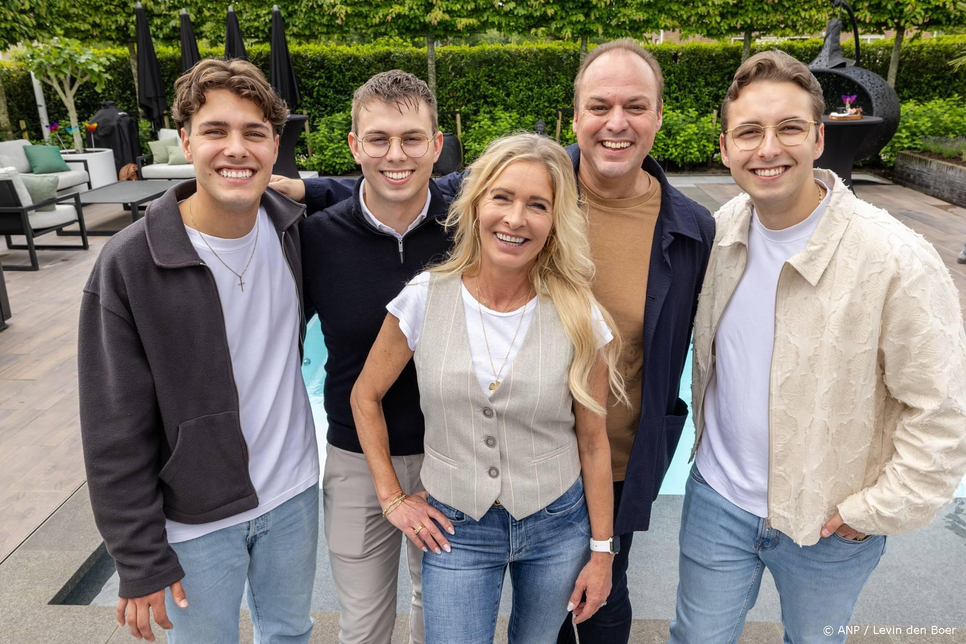 Frans Bauer gaat 'een rebelse opa' zijn | Shownieuws