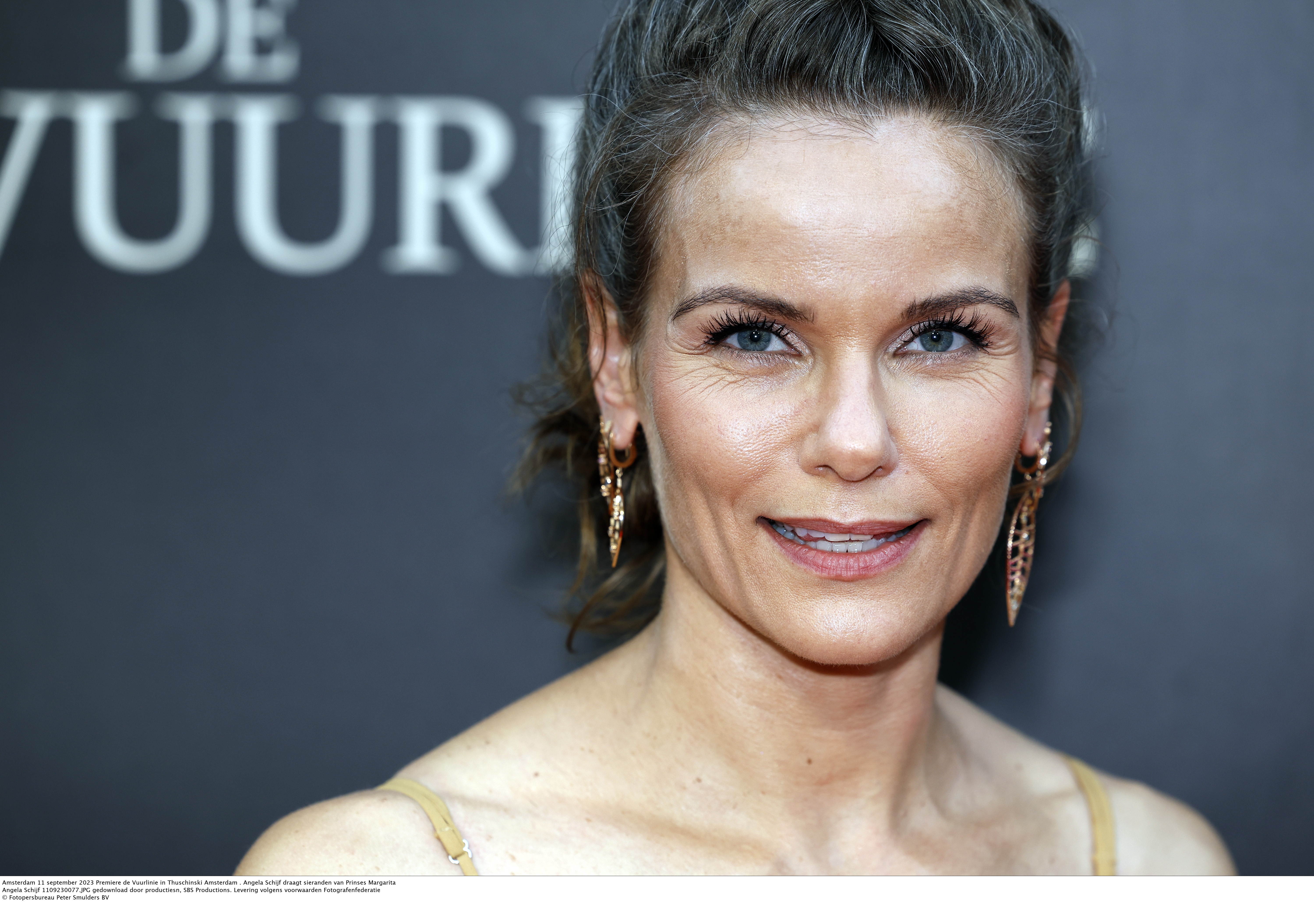 ZIEN: Nieuwe look voor Angela Schijf | Shownieuws