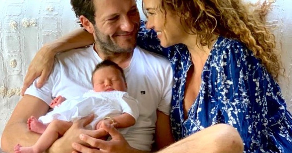 Zien Katja S Eerste Uitje Met Baby Coco Shownieuws