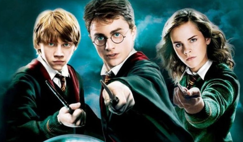 OMG Er komt een Harry Potter special met originele cast Shownieuws
