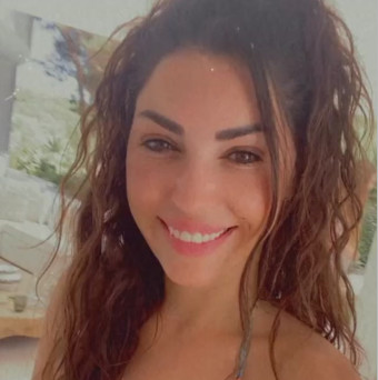 Yolanthe pronkt met billen | Shownieuws