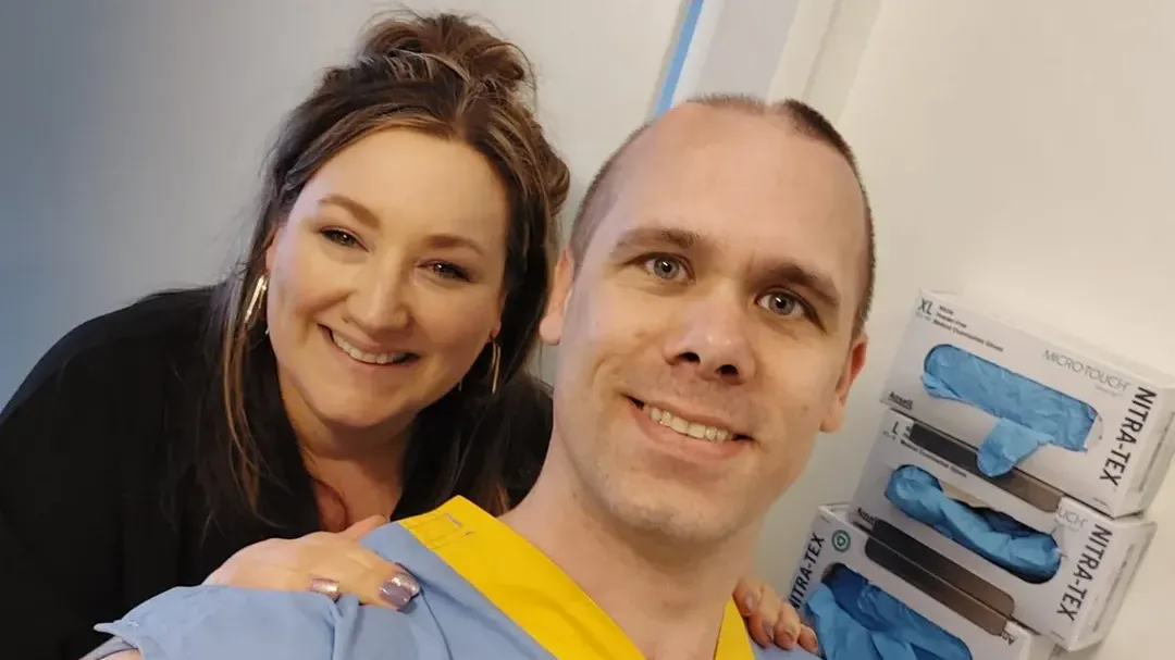 Vrouw OML-Alex deelt hartverscheurend nieuws: 'Wordt niet wakker' |  Shownieuws