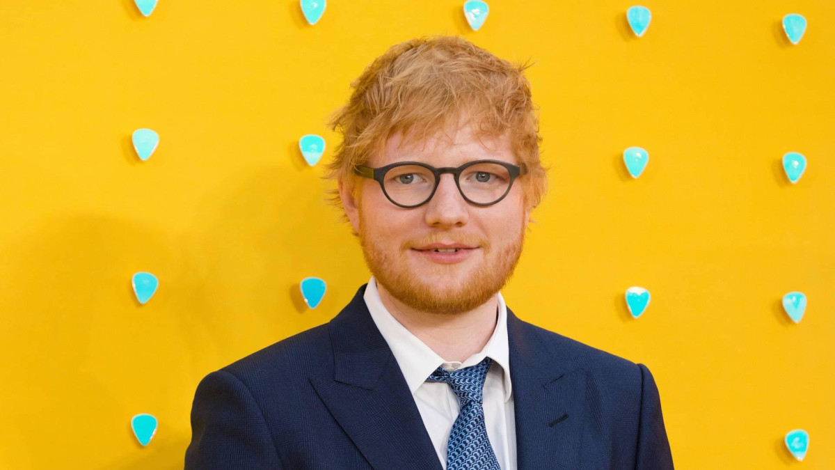 Ed Sheeran geeft speciale en intieme show ter ere van jubileum