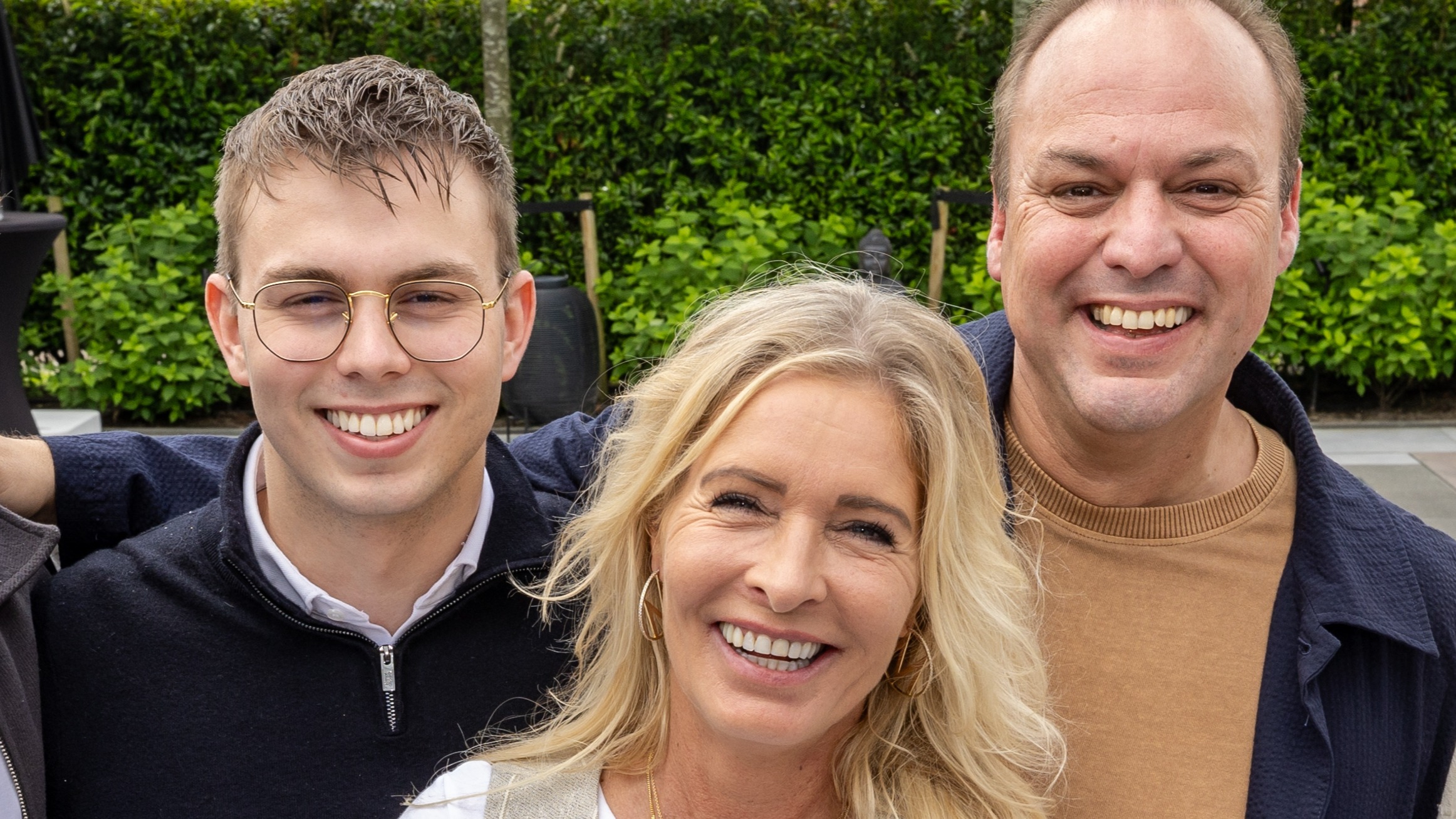 Hoe vindt Mariska Bauer het om een 'jonge oma' te zijn? | Shownieuws
