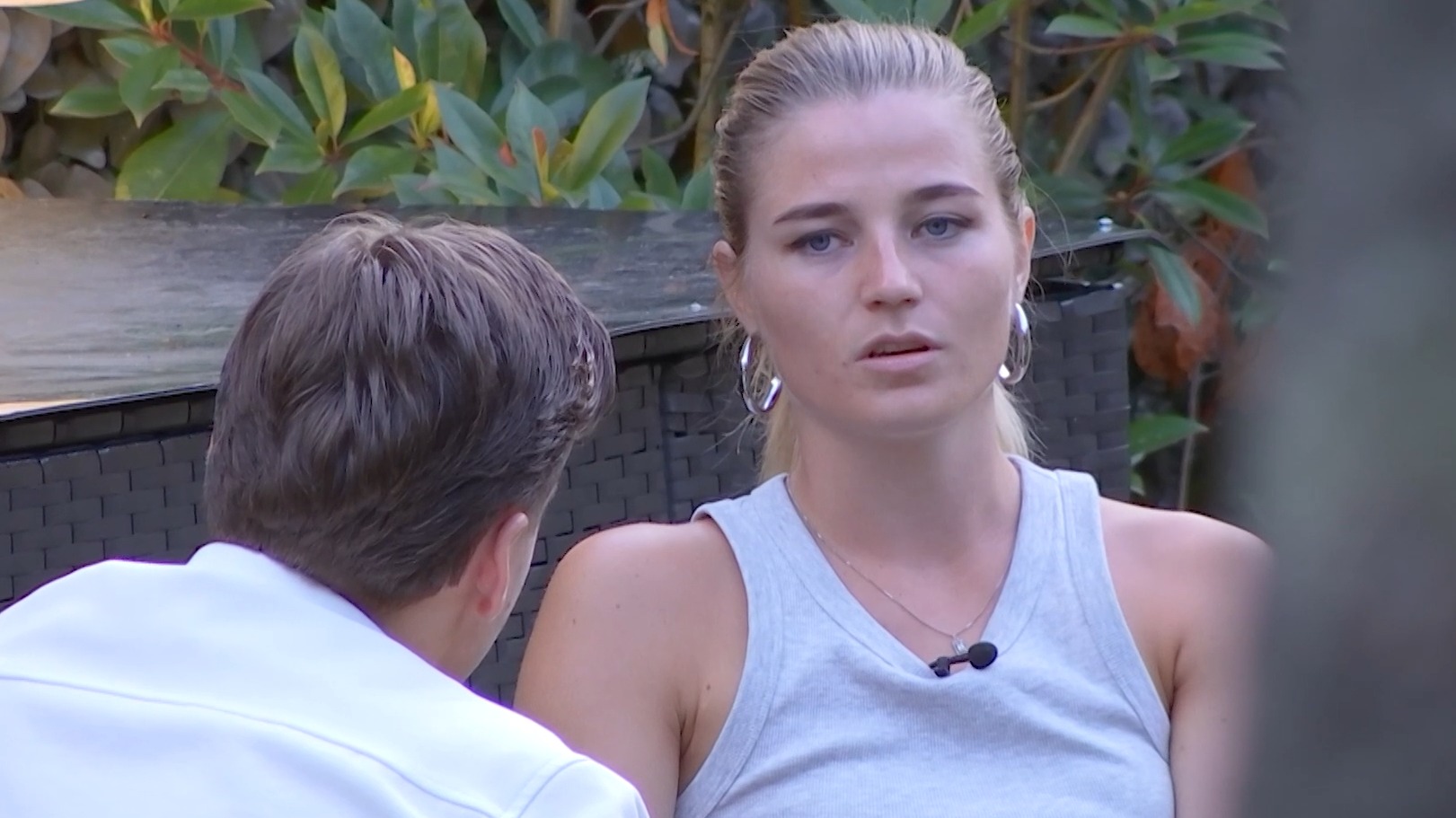 Anouk over mogelijke terugkeer in De Bondgenoten: 'Sluit het niet uit' |  Shownieuws