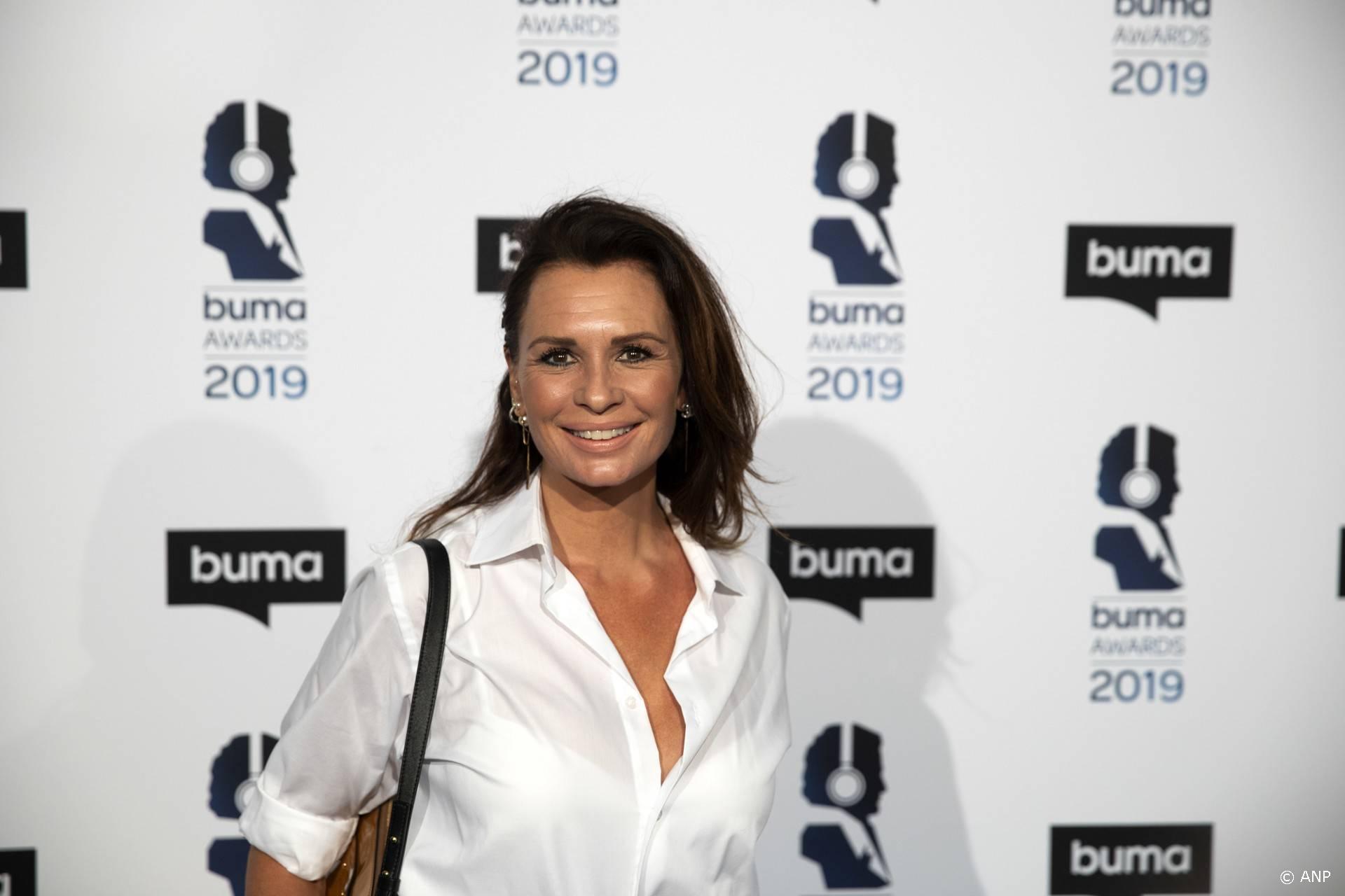 Leontine Ruiters met gekneusde ribben aan het werk na zwaar auto-ongeluk |  Shownieuws